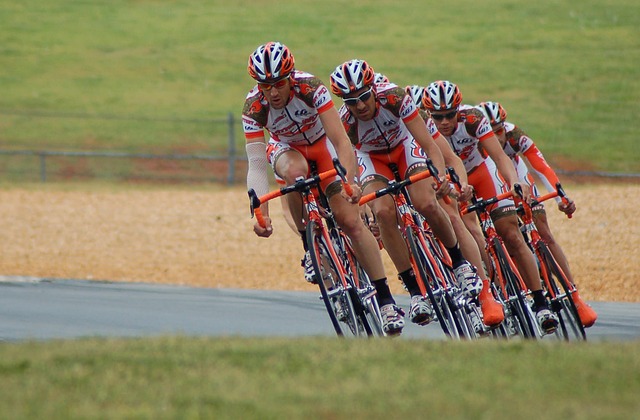 cyklisti